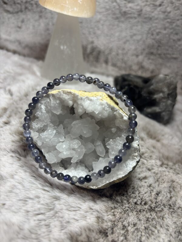 Armband - ioliet & watersaffier kogel 4 mm